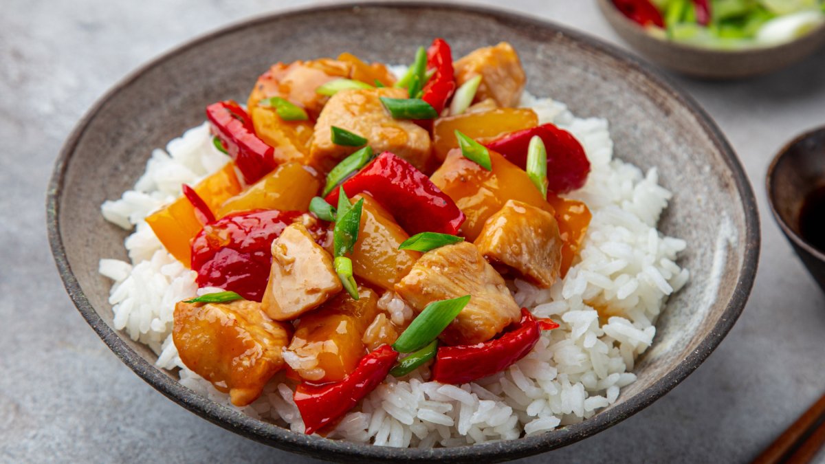 SWEET & SOUR CHICKEN